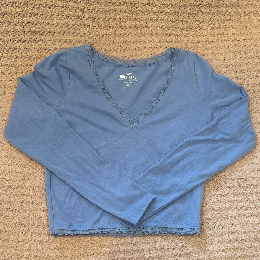 HOLISTER baby blue long sleeve top with lace detail *BUNDLE*